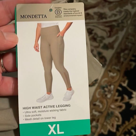 - - Woman’s high waist active leggings - Picture 1 of 3